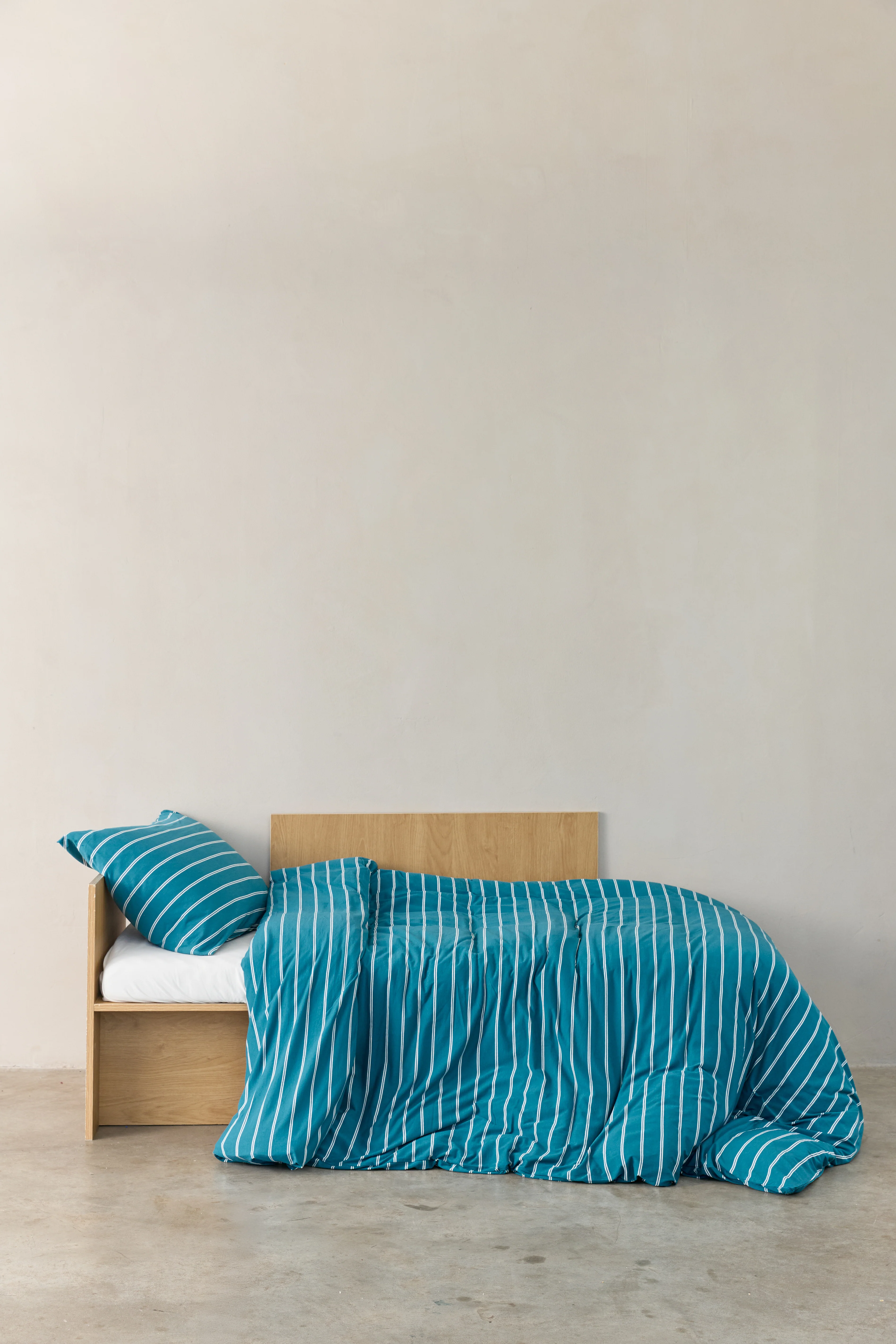 סט מצעי ג'רסי במבוק ילדים Aqua Stripes - Image 2