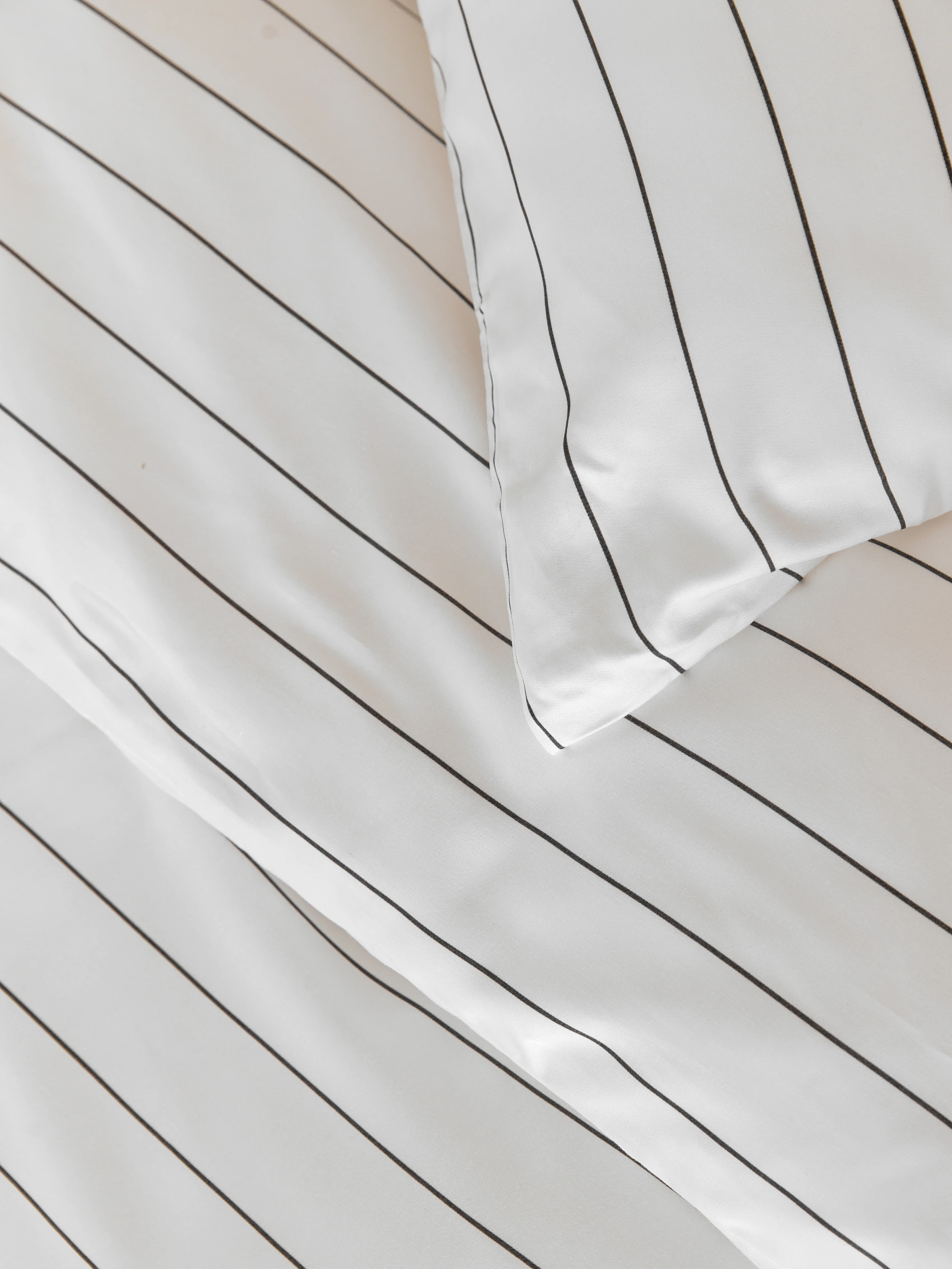 סט מצעי במבוק Black Stripes - Image 5