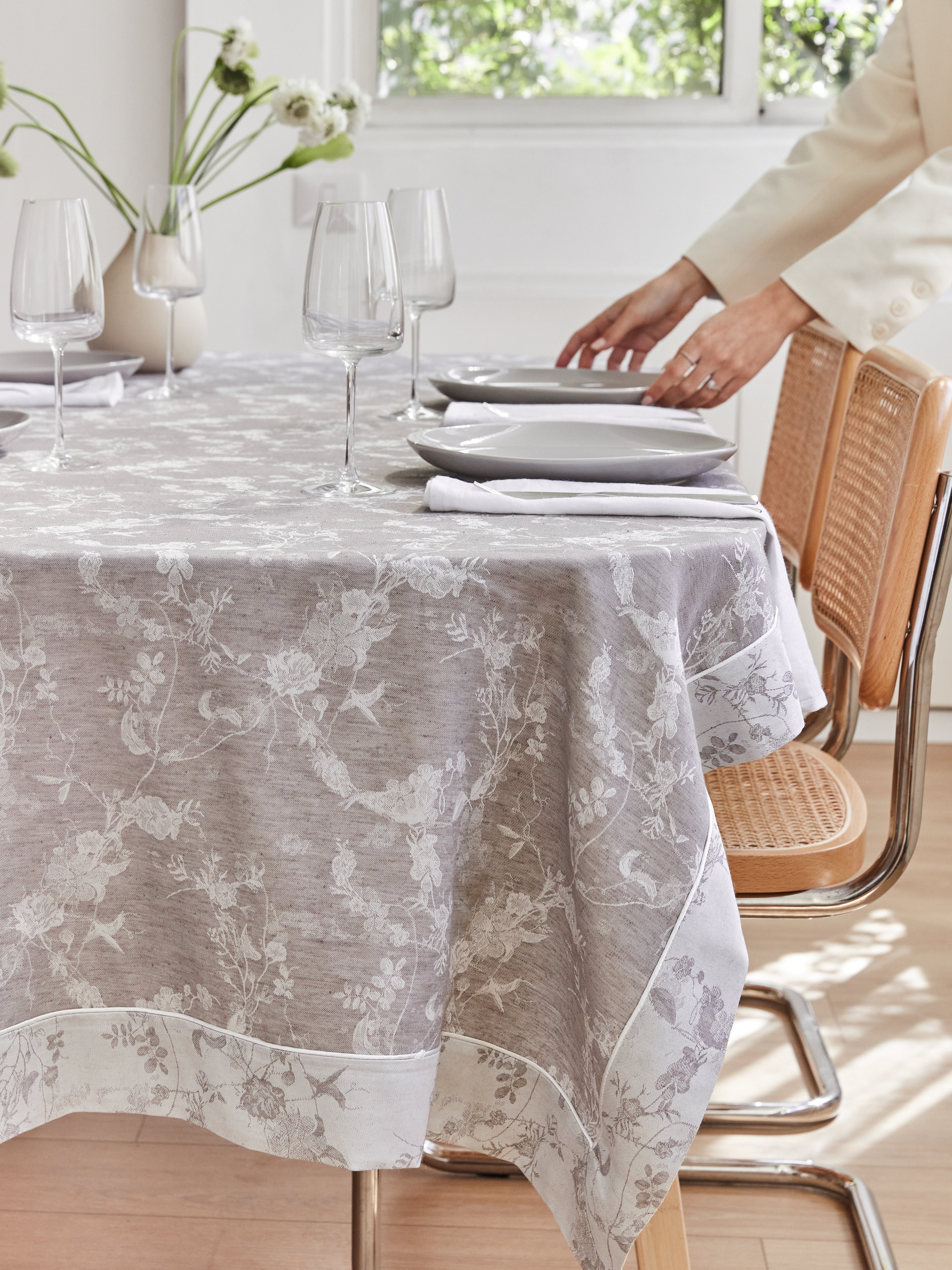 מפת שולחן Stone Floral Jacquard - Image 2
